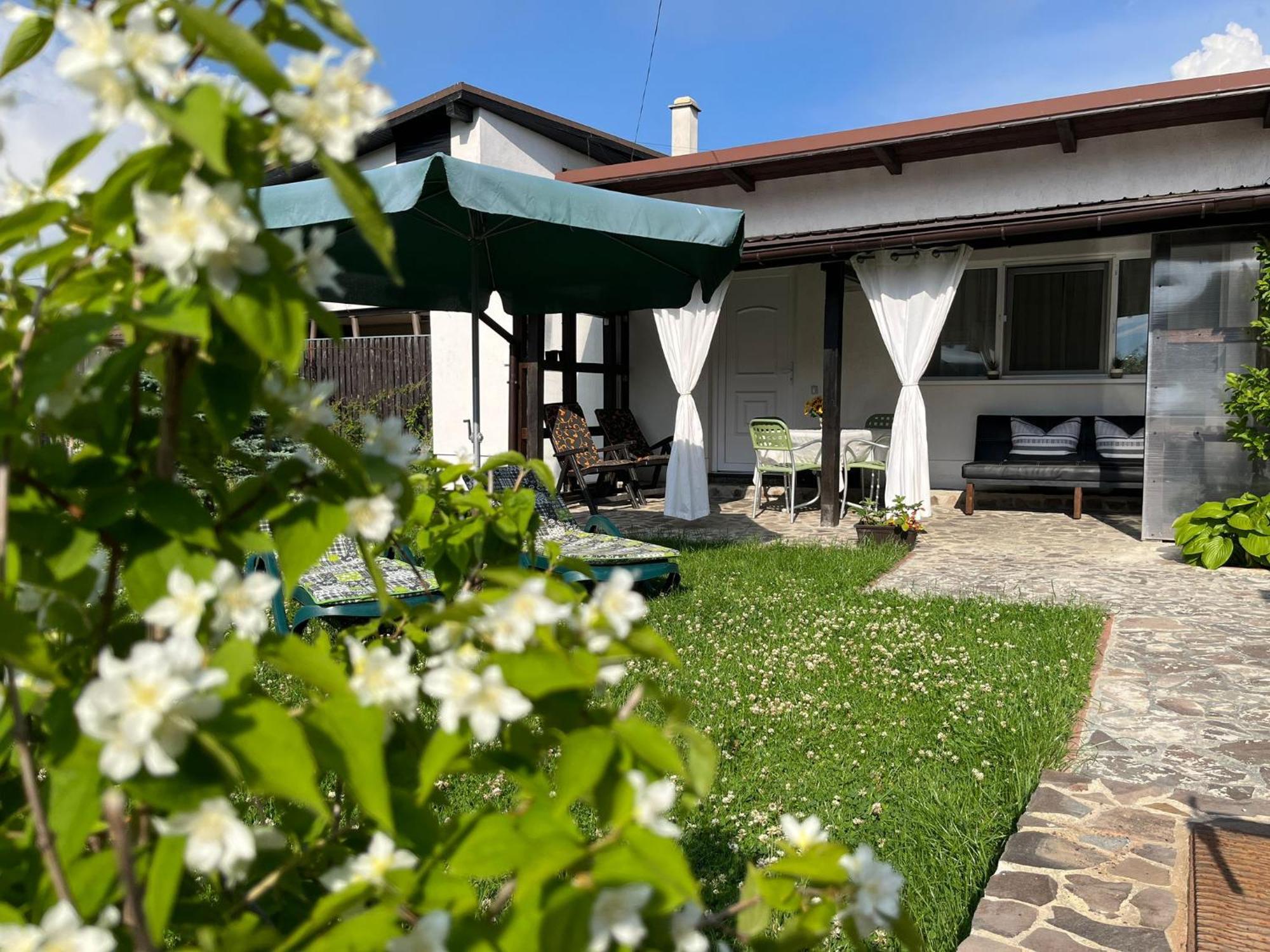 Charmante Petite Maison Transylvanie Villa Săcele Exterior photo